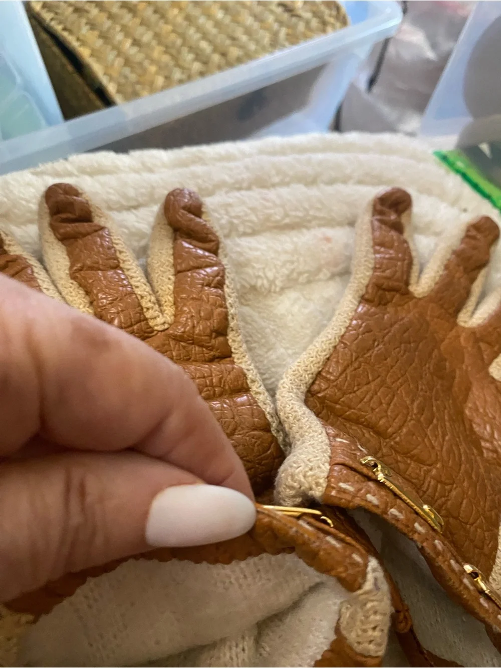 Two-Pair Leather Gloves in Warm Tan Size S